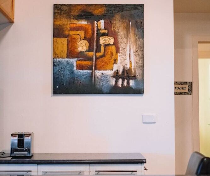 Outlook Hill Vineyard Cottages