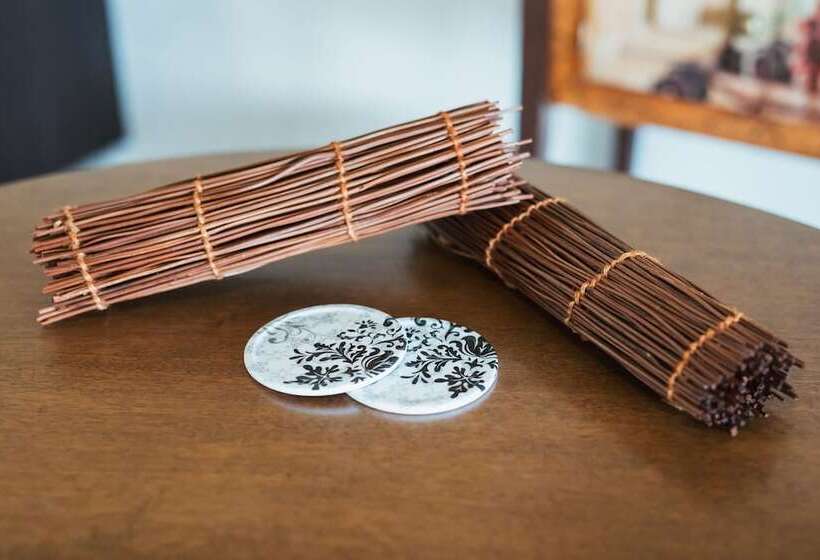 Outlook Hill Vineyard Cottages