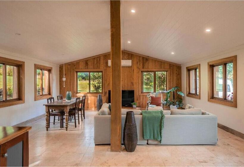 Palm Grove Rainforest Retreat