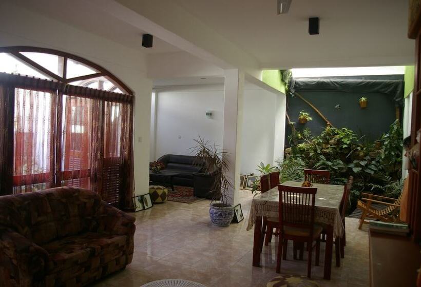 Пансион Comfystay Home Stay