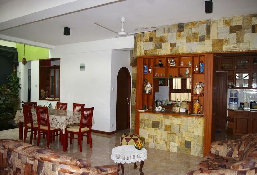 Пансион Comfystay Home Stay