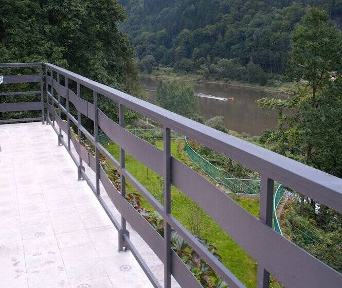 ペンション Die Burg Schöna   In A National Park