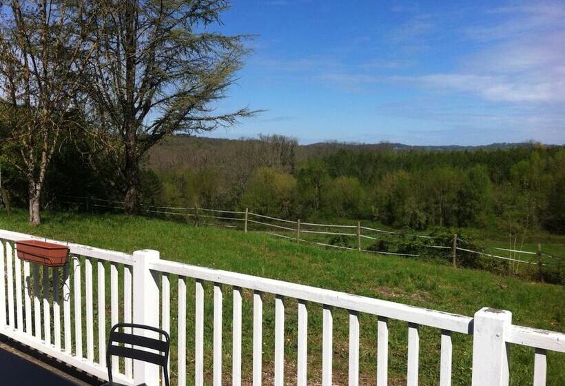 بنسيون Domaine Bessiere