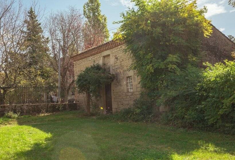 بنسيون Domaine Bessiere