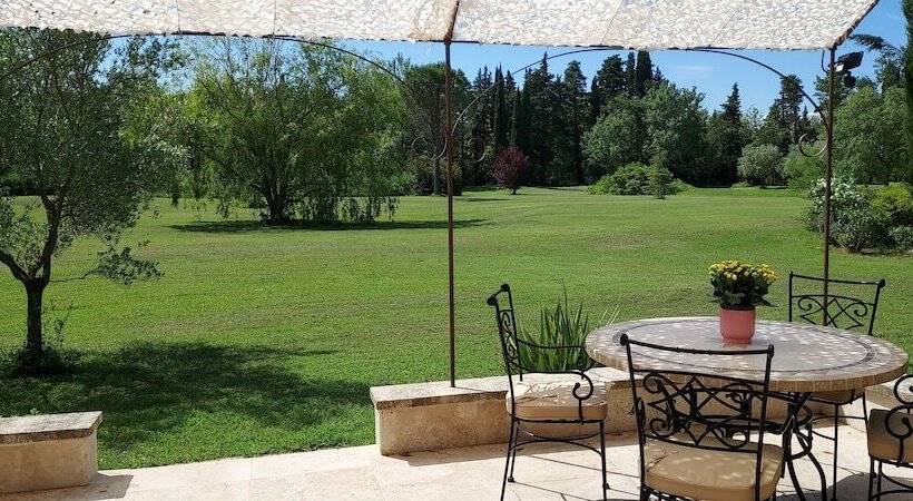 Пансион La Bastide Des Amouriers