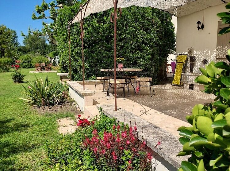 Пансион La Bastide Des Amouriers