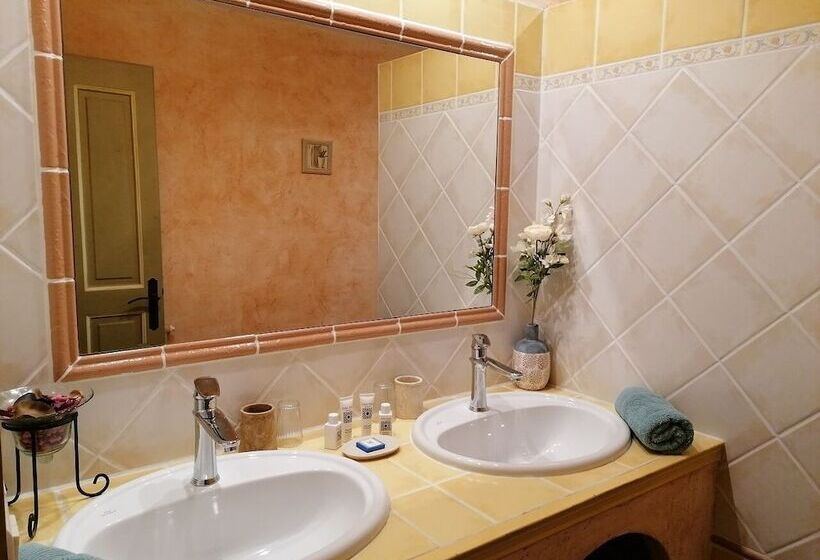 Пансион La Bastide Des Amouriers