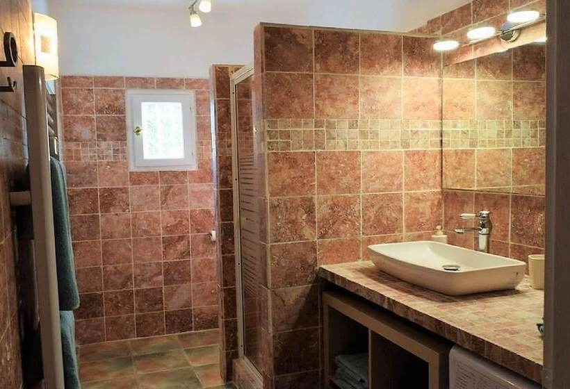 Пансион La Bastide Des Amouriers