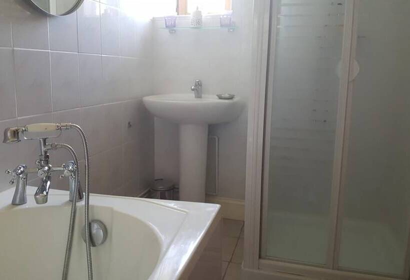 بنسيون Le Patronage