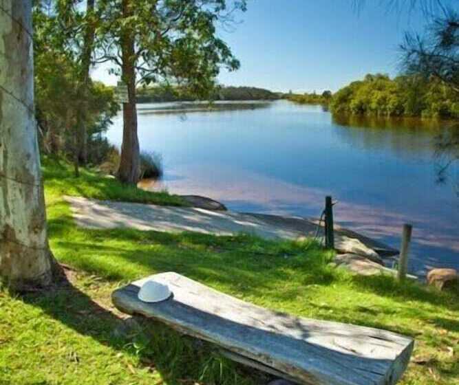 Wooli River Lodges