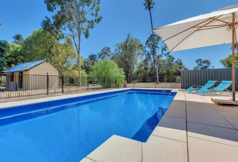 Bed and Breakfast Bungala House