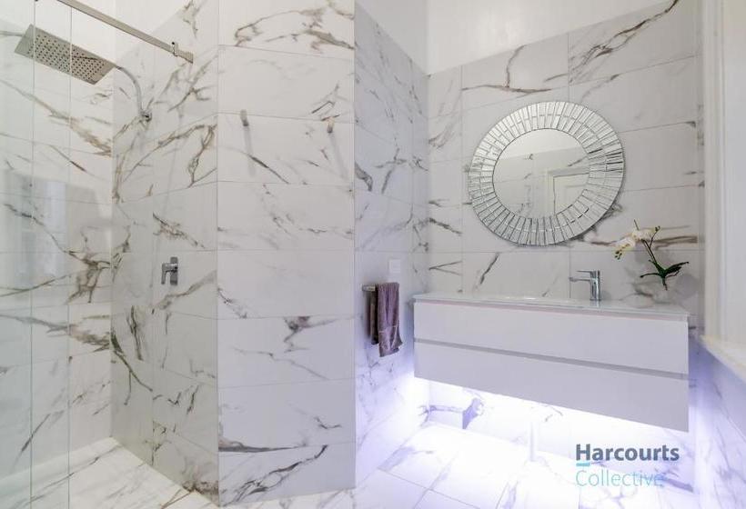 Bed and Breakfast Bungala House