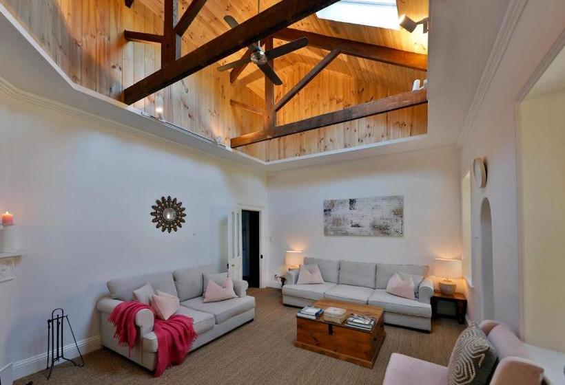 Bed and Breakfast Bungala House