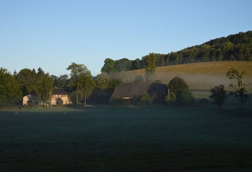 مبيت وإفطار La Correrie