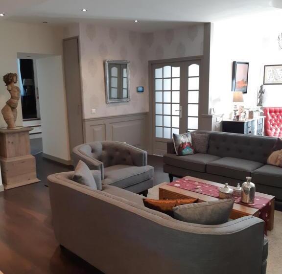 ベッドアンドブレックファースト La Glycine Blanche