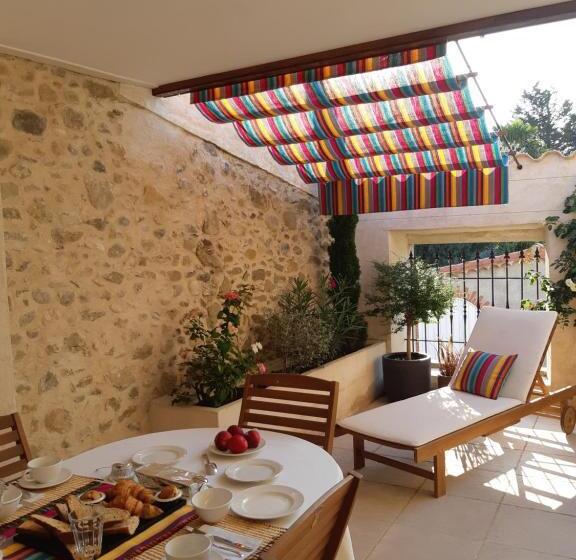 ベッドアンドブレックファースト La Glycine Blanche