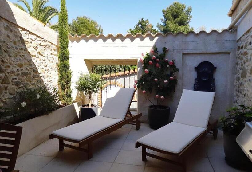 ベッドアンドブレックファースト La Glycine Blanche