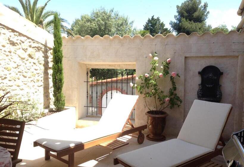 ベッドアンドブレックファースト La Glycine Blanche