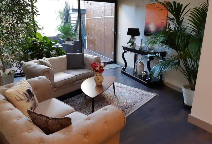 ベッドアンドブレックファースト La Glycine Blanche