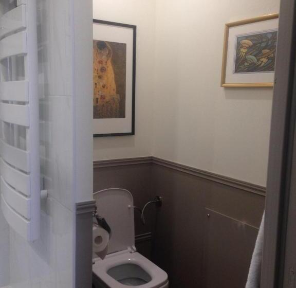 ベッドアンドブレックファースト La Glycine Blanche