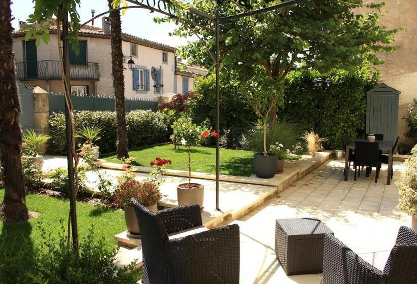 ベッドアンドブレックファースト La Glycine Blanche