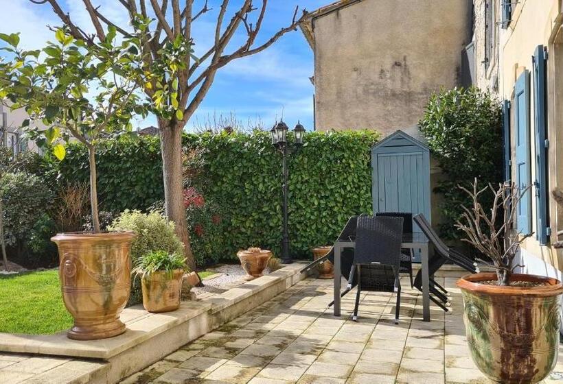 ベッドアンドブレックファースト La Glycine Blanche