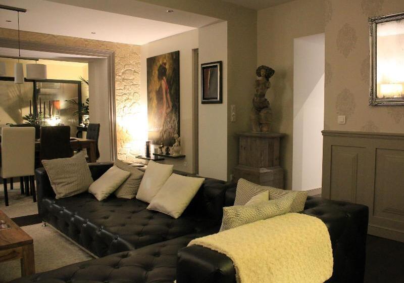 ベッドアンドブレックファースト La Glycine Blanche