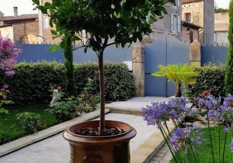 ベッドアンドブレックファースト La Glycine Blanche