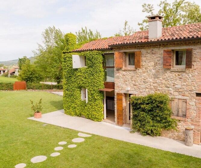 مبيت وإفطار Maeli Winery House