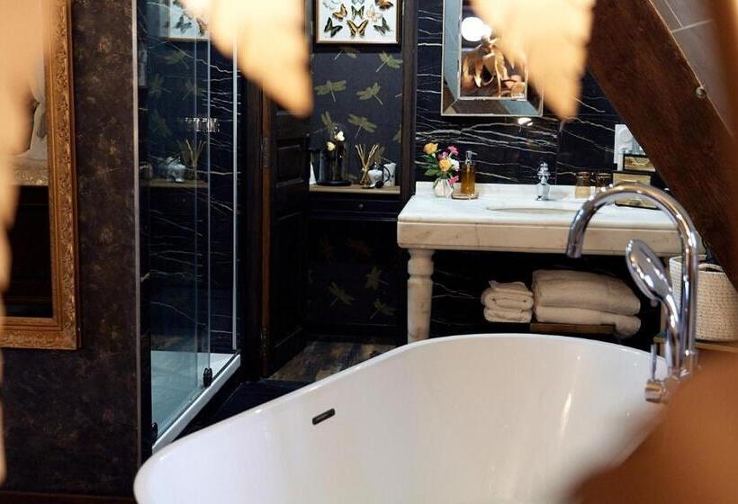 민박 Manoir De La Sénéchaussée De Lantiern