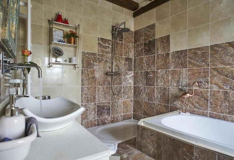 민박 Manoir De La Sénéchaussée De Lantiern