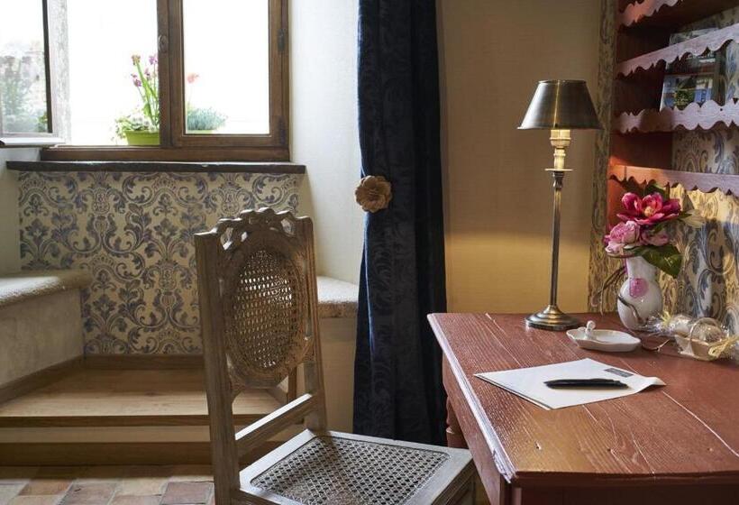 민박 Manoir De La Sénéchaussée De Lantiern