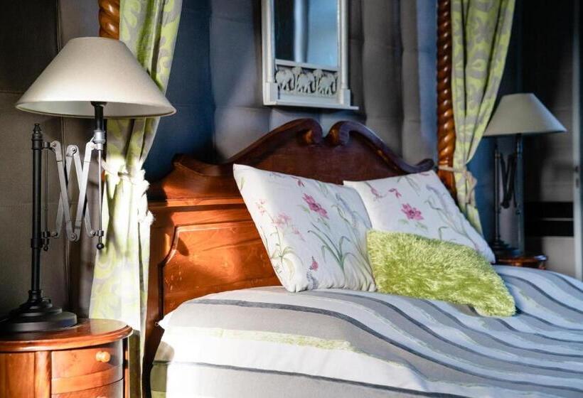 민박 Manoir De La Sénéchaussée De Lantiern