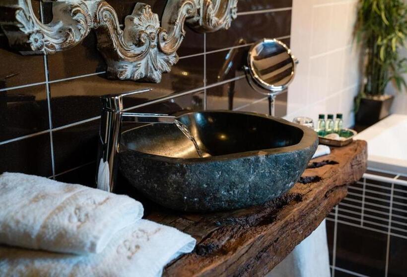 민박 Manoir De La Sénéchaussée De Lantiern