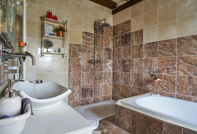 민박 Manoir De La Sénéchaussée De Lantiern