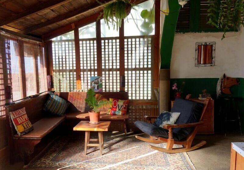 Hostal Mamio Verde   Hostel