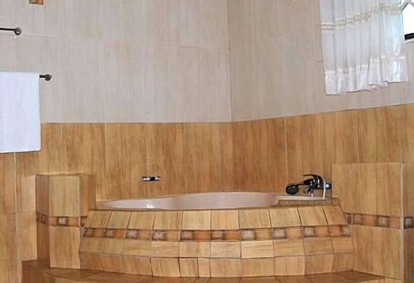 酒店 Acacia Lodge, North Legon