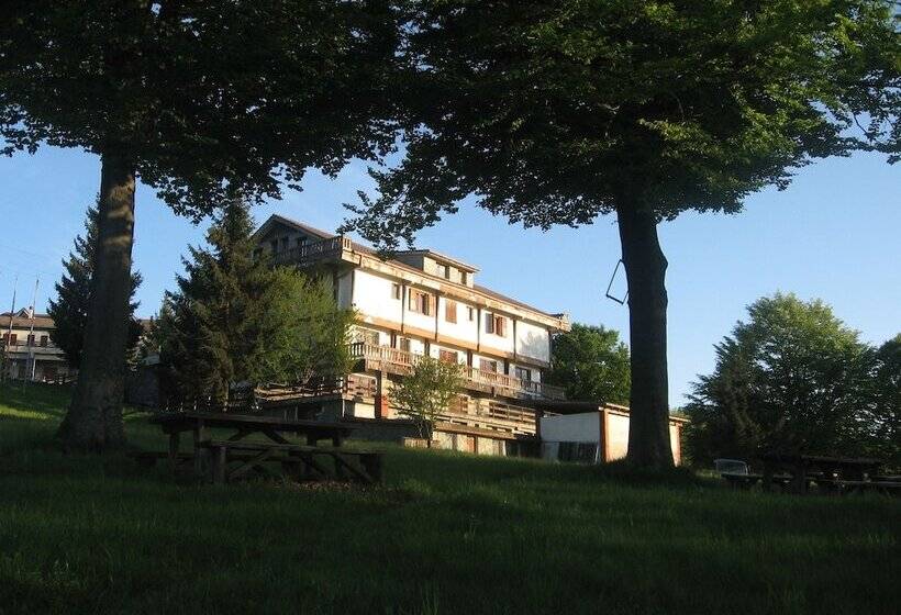 ホテル Albergo Rifugio Monte Cucco