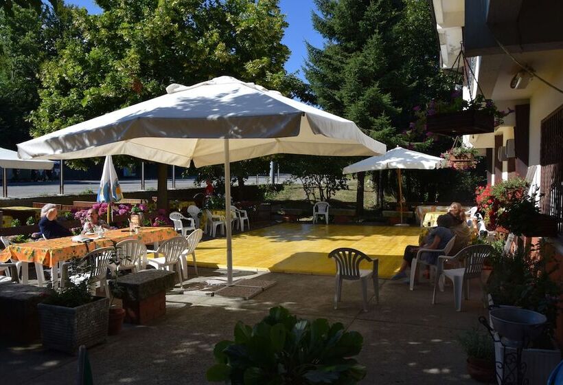 ホテル Albergo Rifugio Monte Cucco