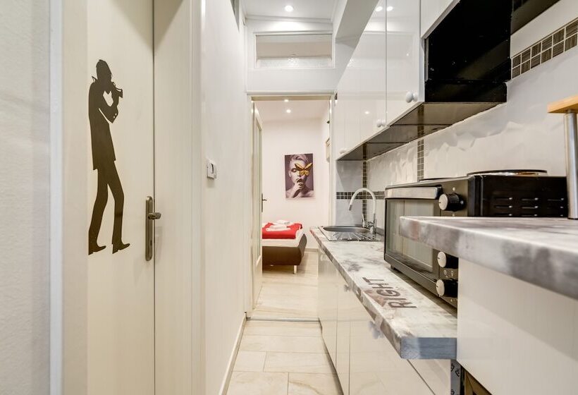 Отель B&b Afrodita