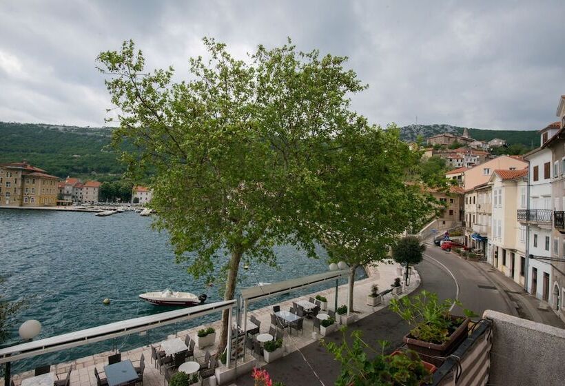 Отель B&b Afrodita