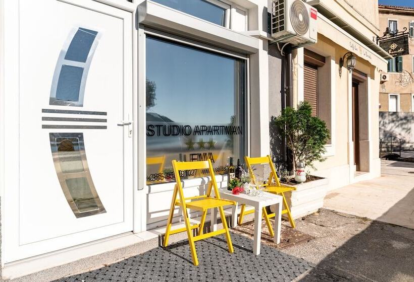 Отель B&b Afrodita