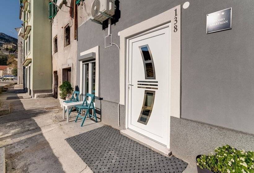 Отель B&b Afrodita