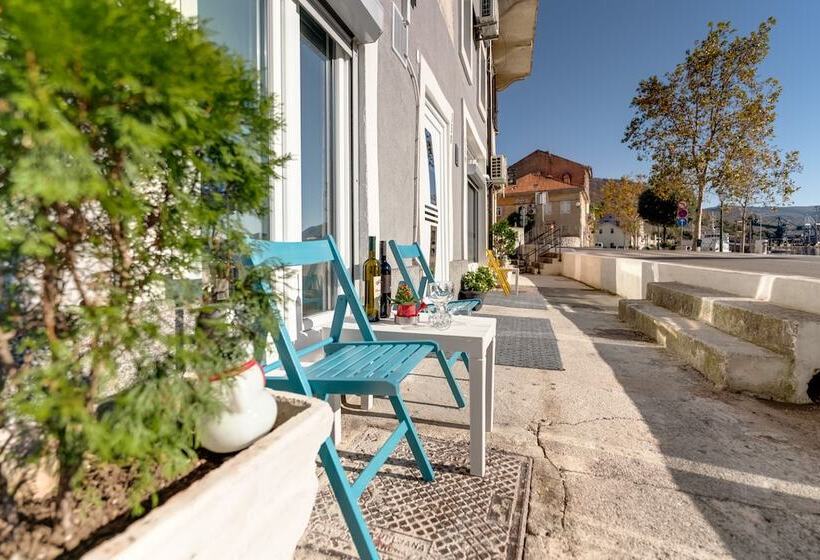 Отель B&b Afrodita