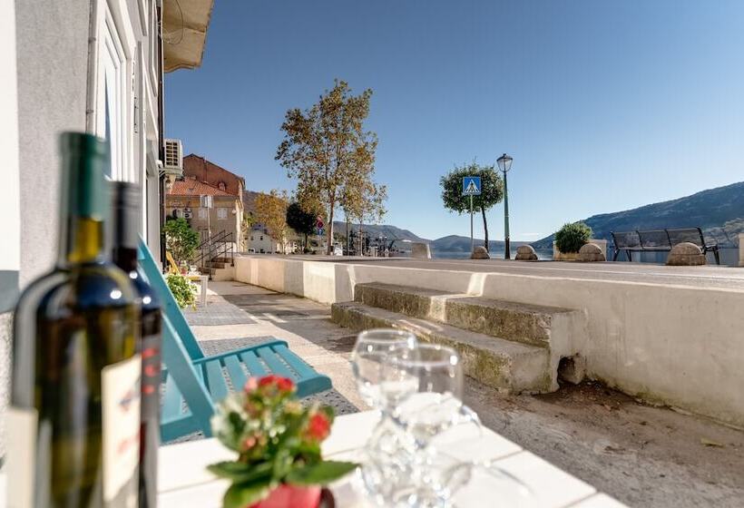 Отель B&b Afrodita