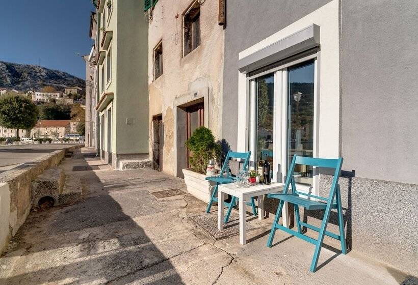 Отель B&b Afrodita