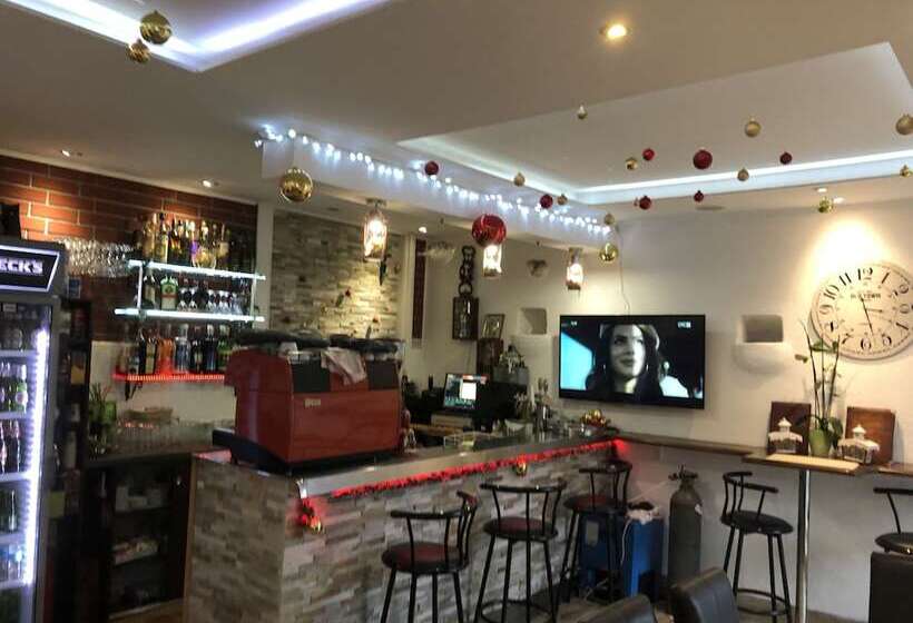 Отель B&b Afrodita