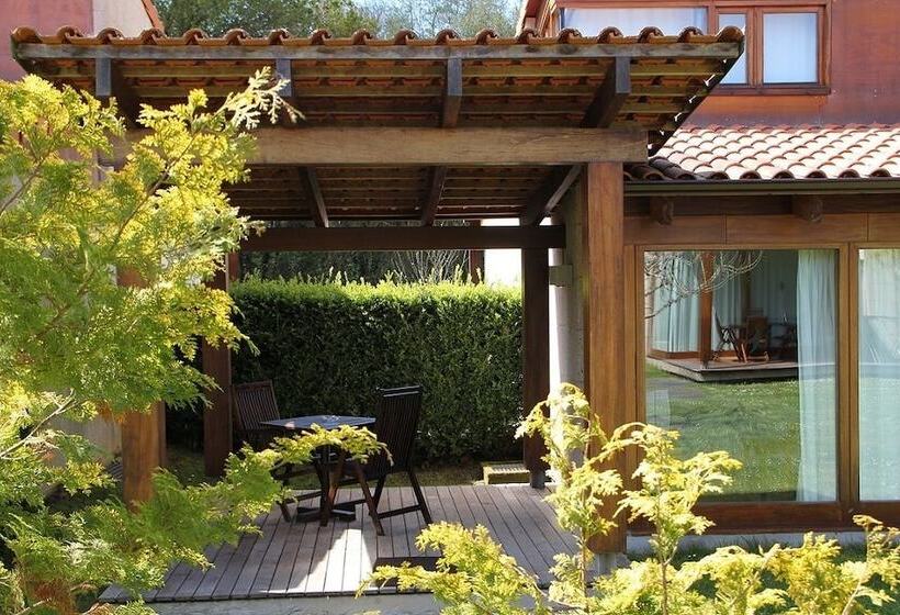 Отель Bungalow Camping Los Manzanos