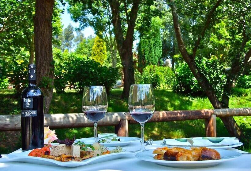 Отель Bungalow Camping Los Manzanos