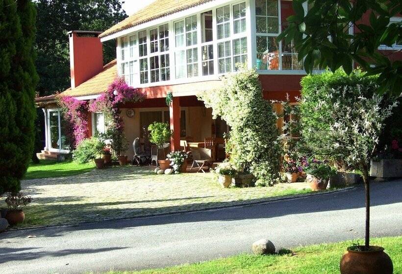 Отель Bungalow Camping Los Manzanos